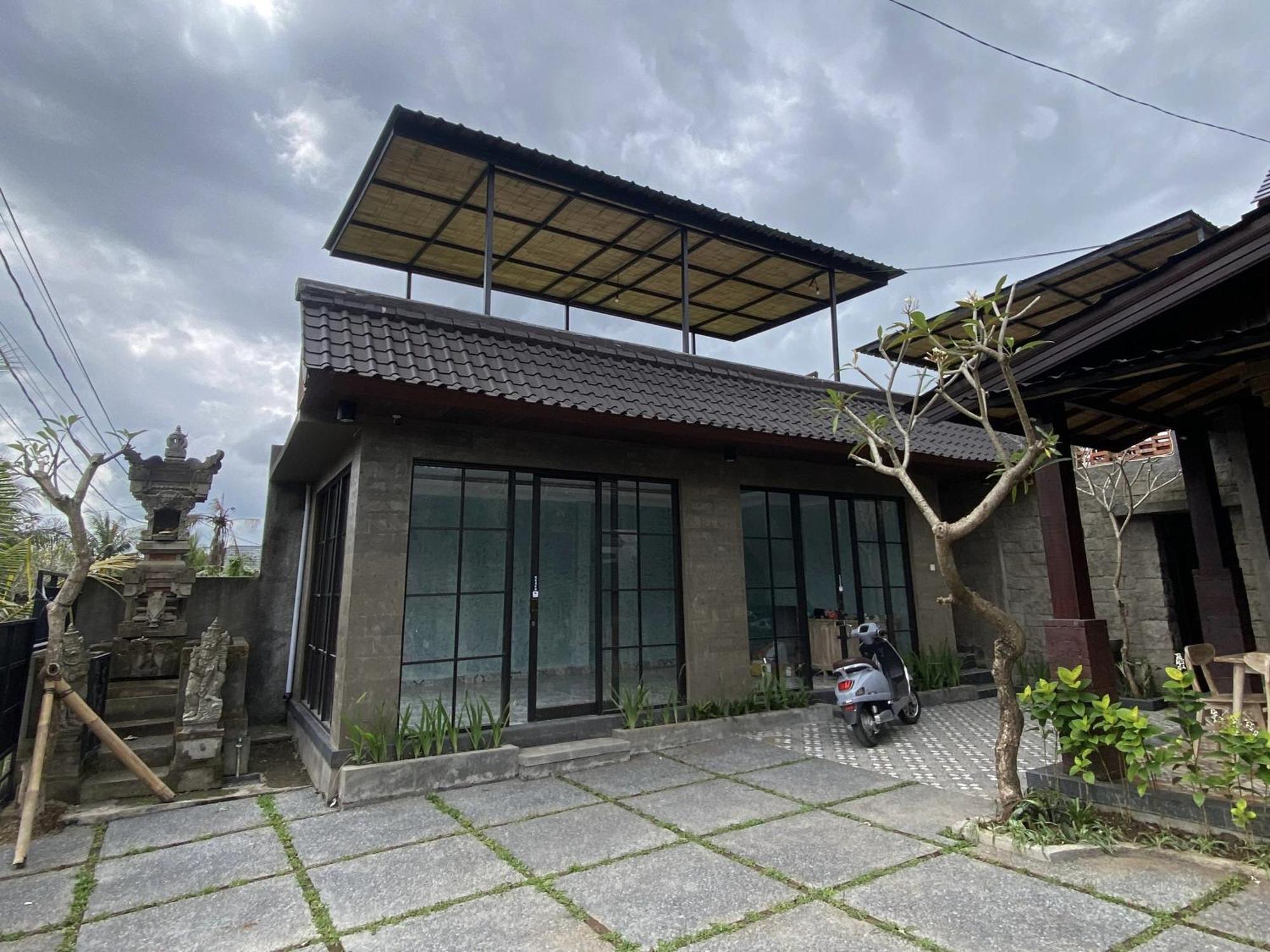 Nivaluma Hotel Ubud  Bagian luar foto