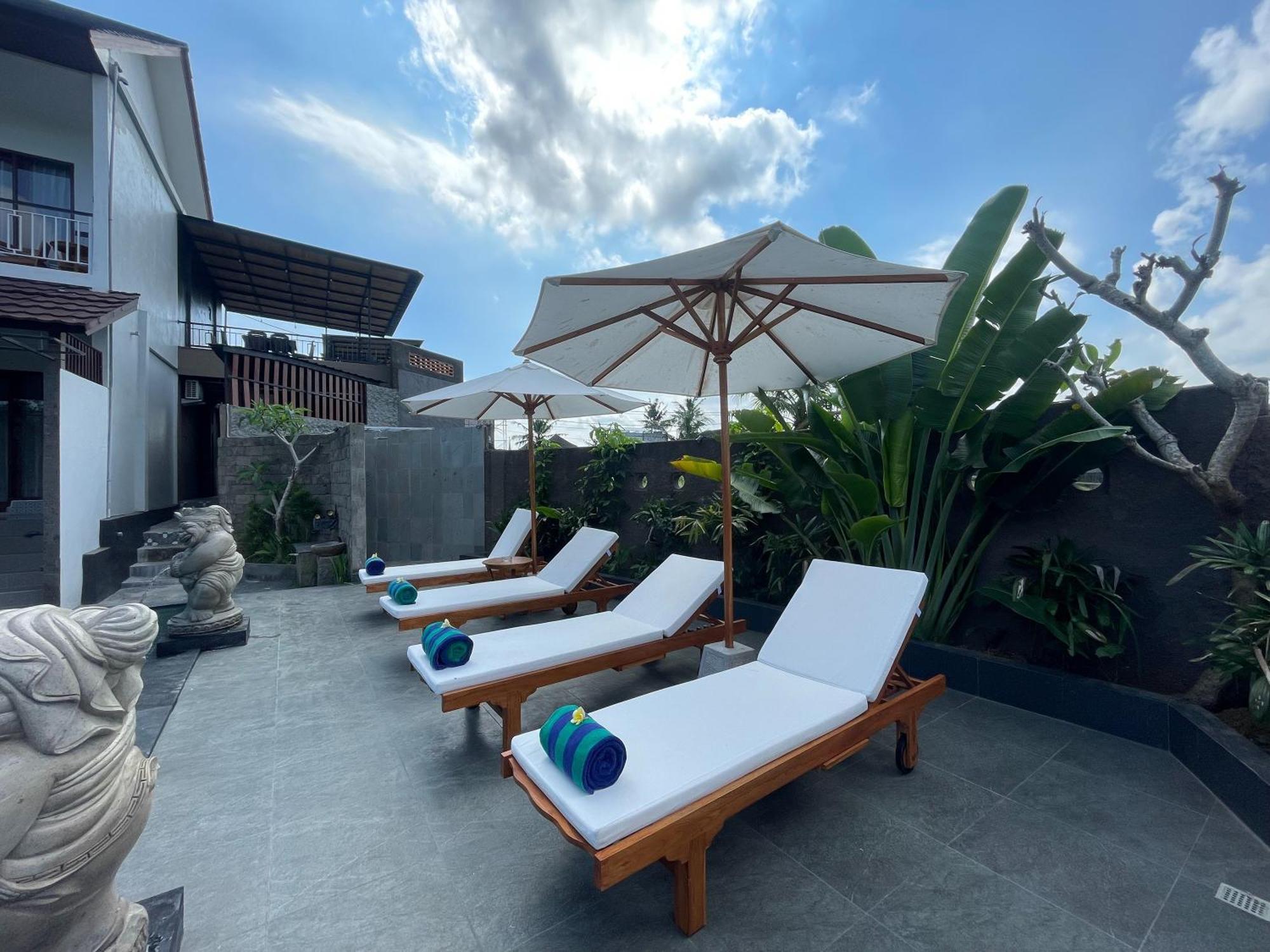 Nivaluma Hotel Ubud  Bagian luar foto